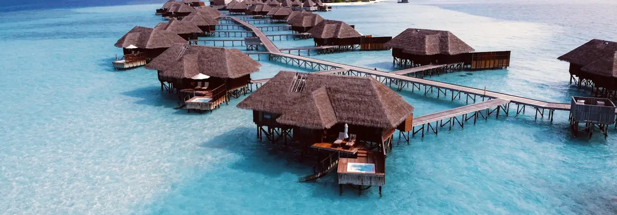 Vile nad vodo na Maldivih